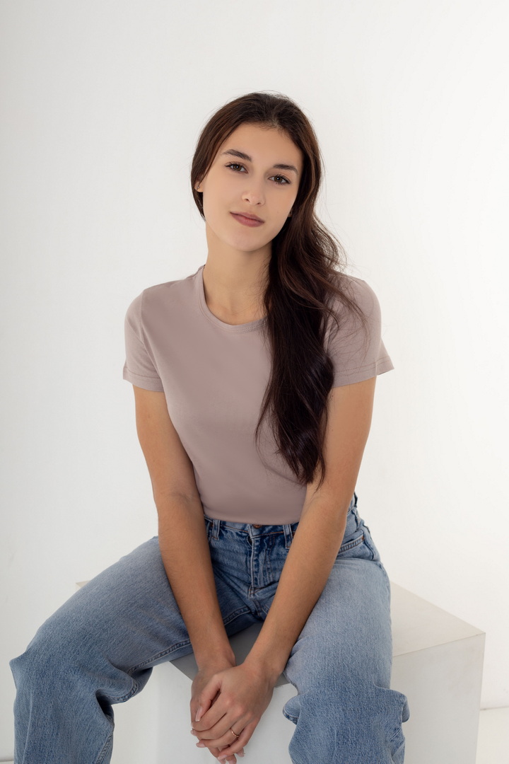 Футболка жіноча